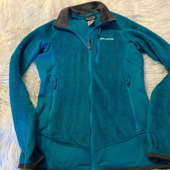 Patagonia Jackets & Blazers - PATAGONIA Women Jacket size XS excellent condition teal color long 24”